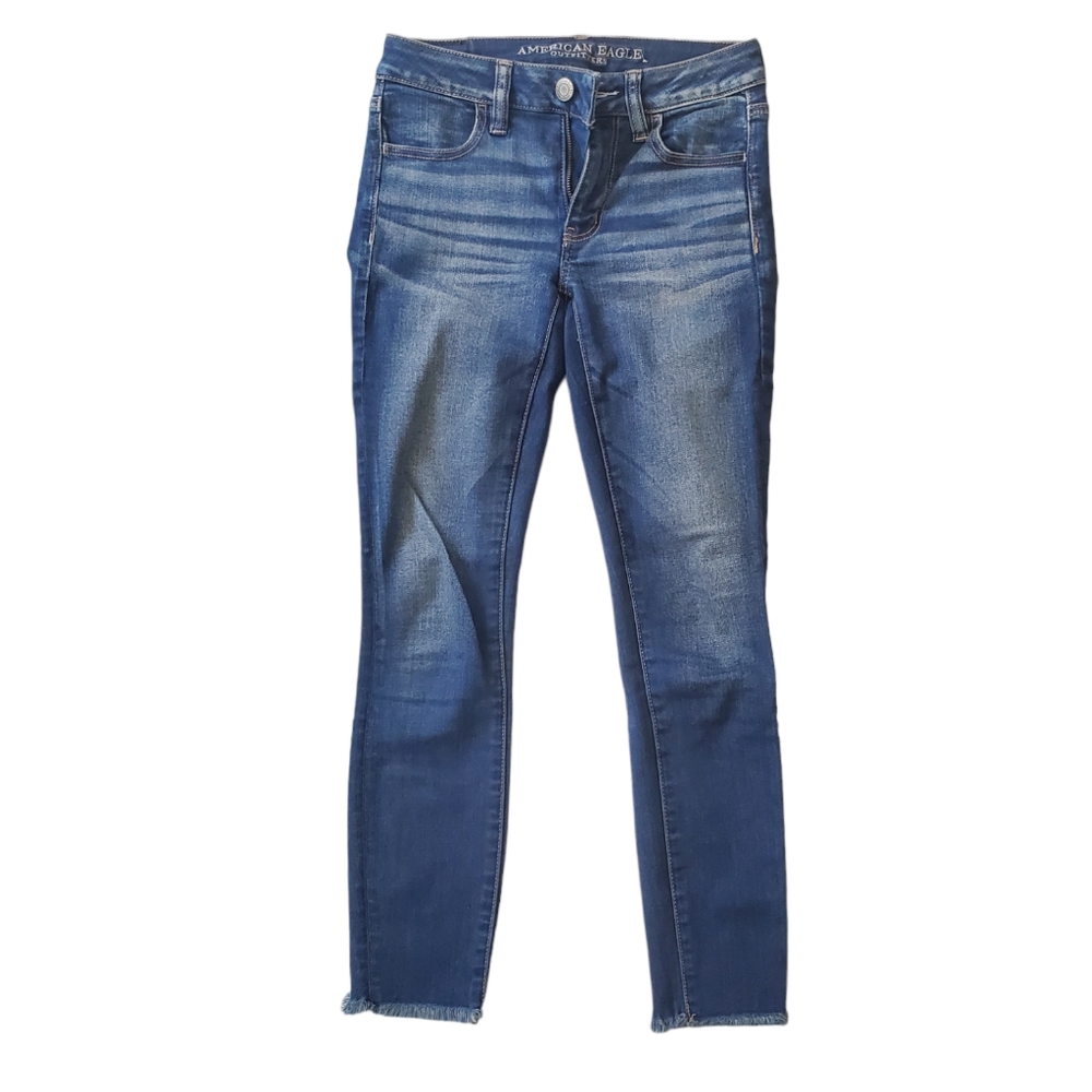 American Eagle jegging crop with frayed hem